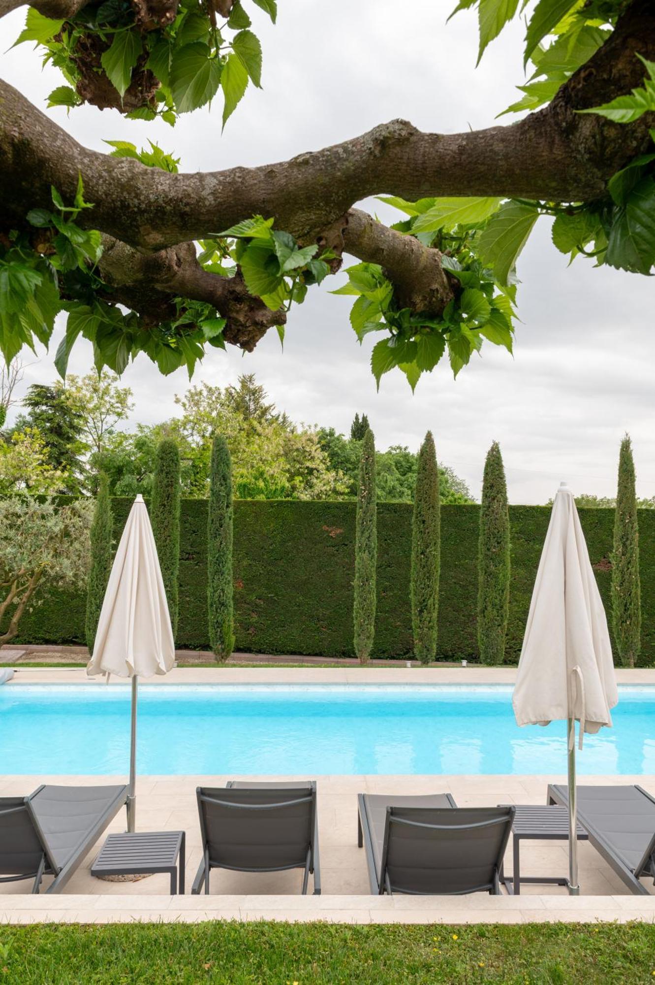 Villa Carini With 3000 Mq Garden & Heated Pool Кастелнуово дел Гарда Екстериор снимка