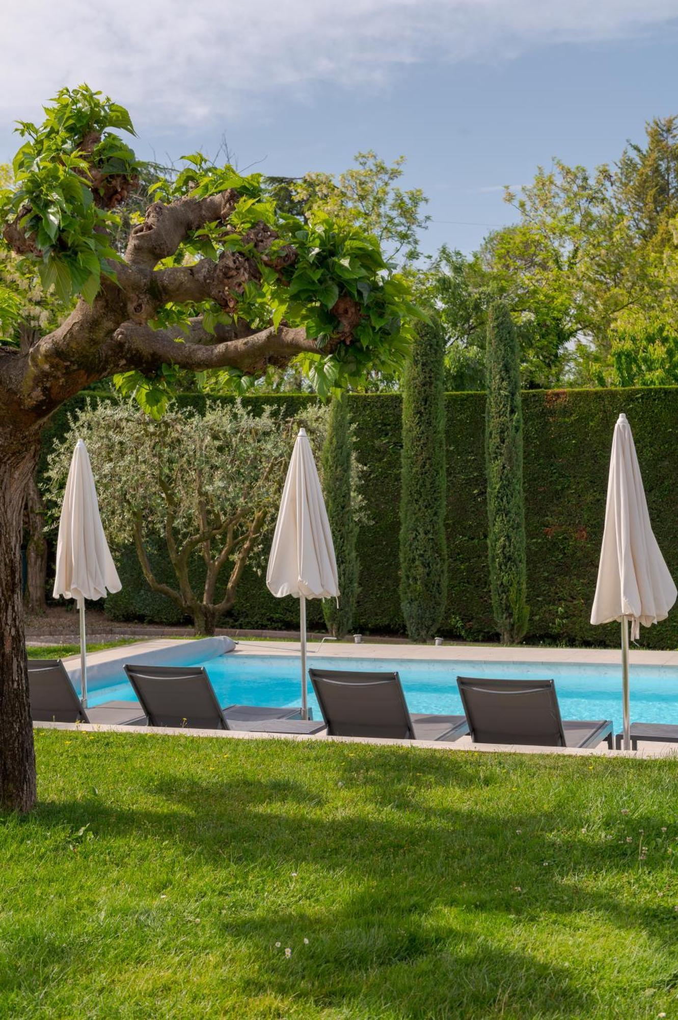 Villa Carini With 3000 Mq Garden & Heated Pool Кастелнуово дел Гарда Екстериор снимка
