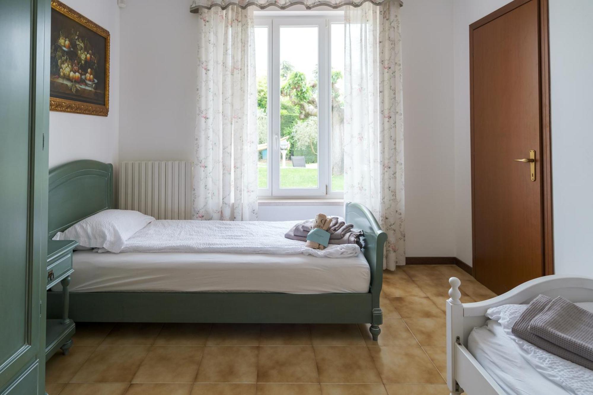 Villa Carini With 3000 Mq Garden & Heated Pool Кастелнуово дел Гарда Екстериор снимка